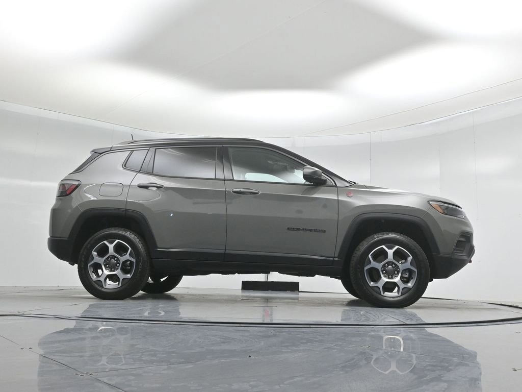 Used 2022 Jeep Compass Trailhawk w/ Trailhawk Elite Group image 47