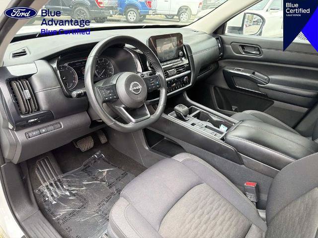Used 2024 Nissan Pathfinder SV FWD image 16