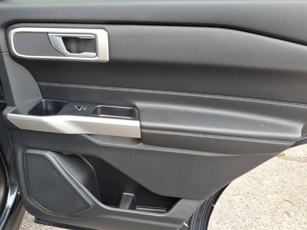 Certified 2023 Ford Explorer XLT image 11