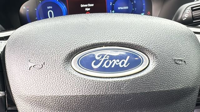 Certified 2022 Ford Escape Titanium w/ Class II Trailer Tow Package image 22