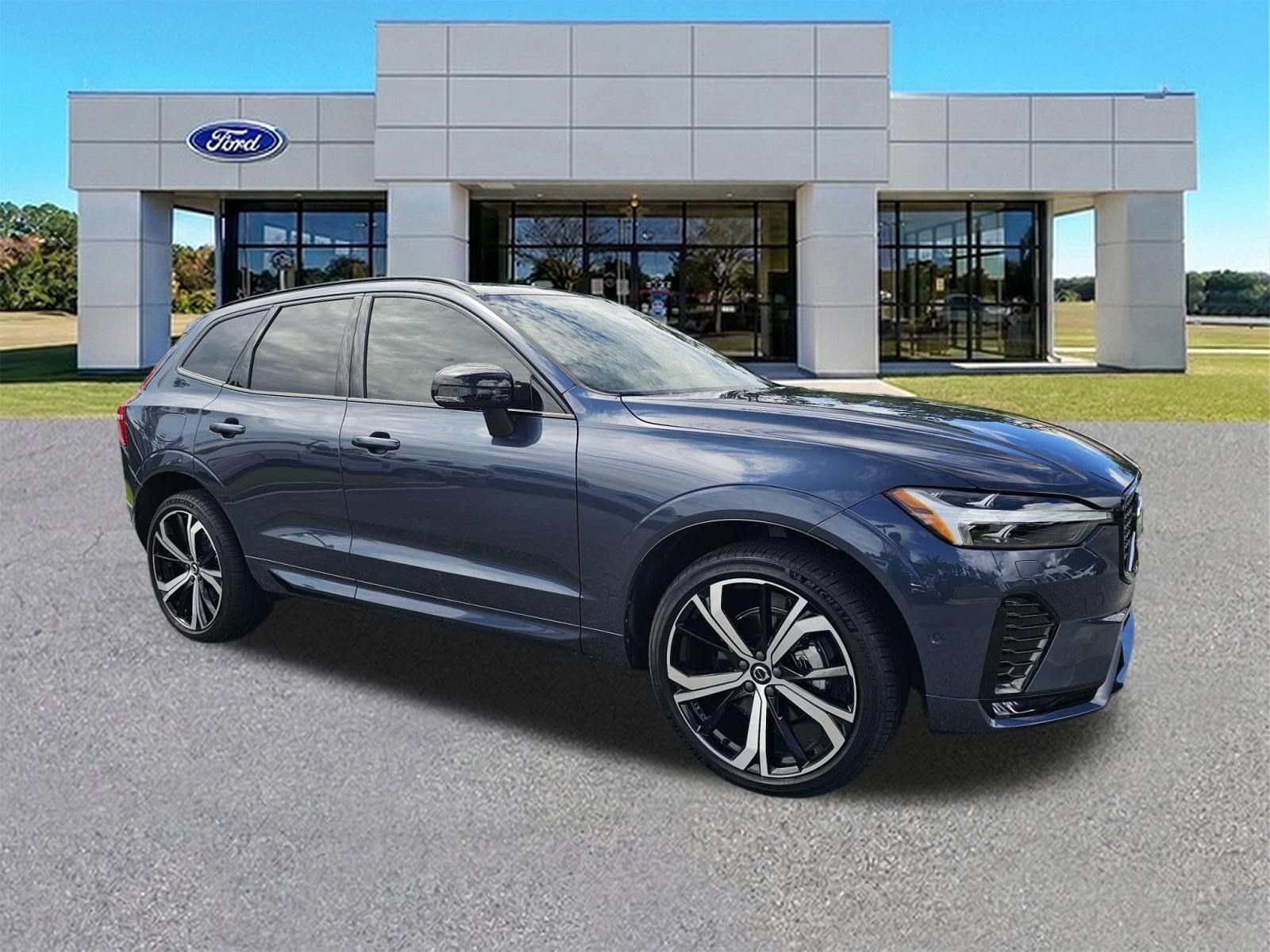 Used 2024 Volvo XC60 B5 Ultimate AWD/4WD image 2