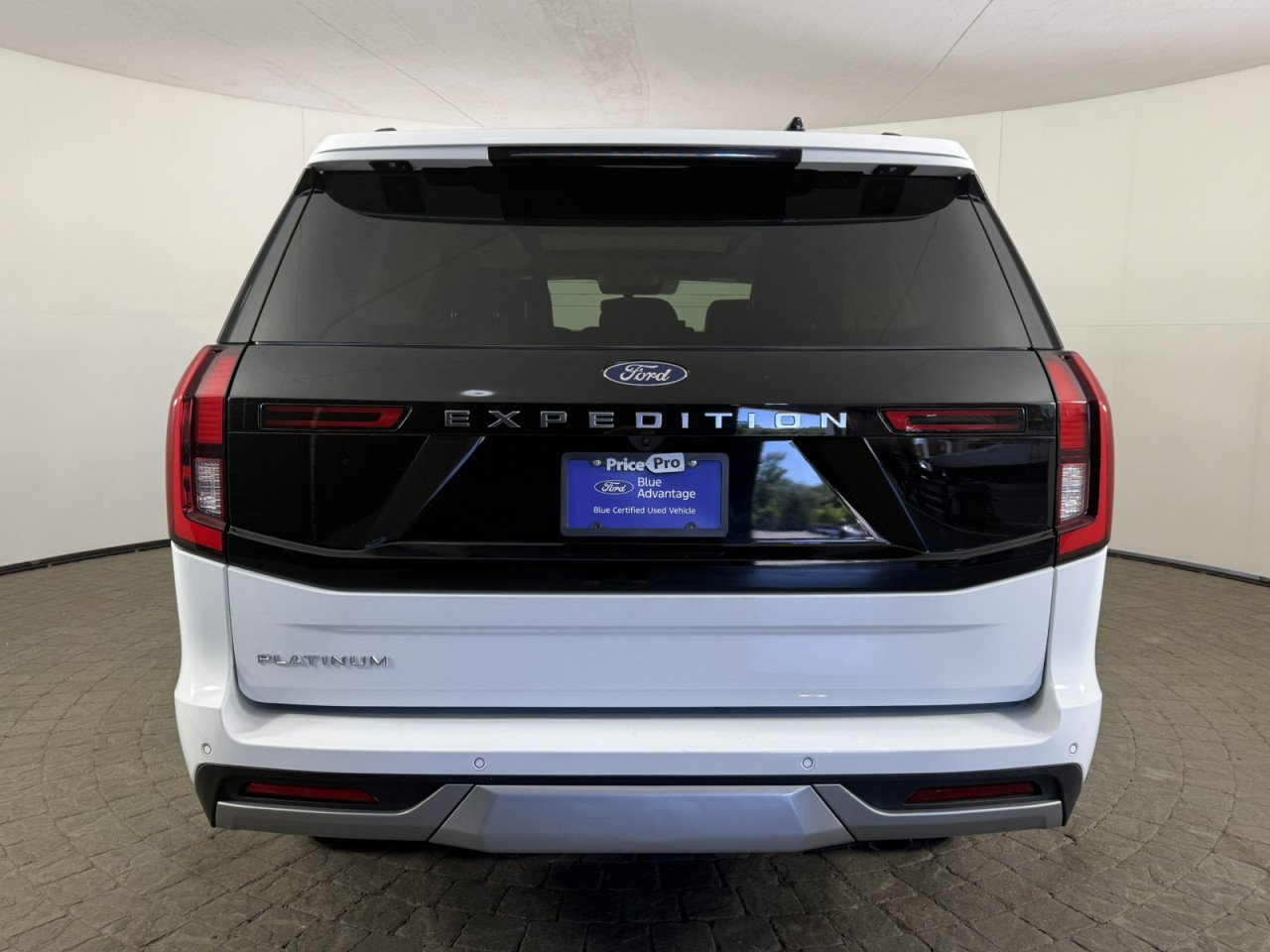 Certified 2025 Ford Expedition Platinum AWD/4WD image 6