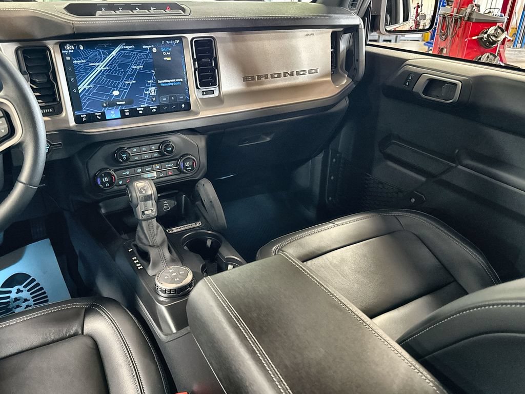 Certified 2026 Ford Bronco Outer Banks w/ Sasquatch Package AWD/4WD image 27
