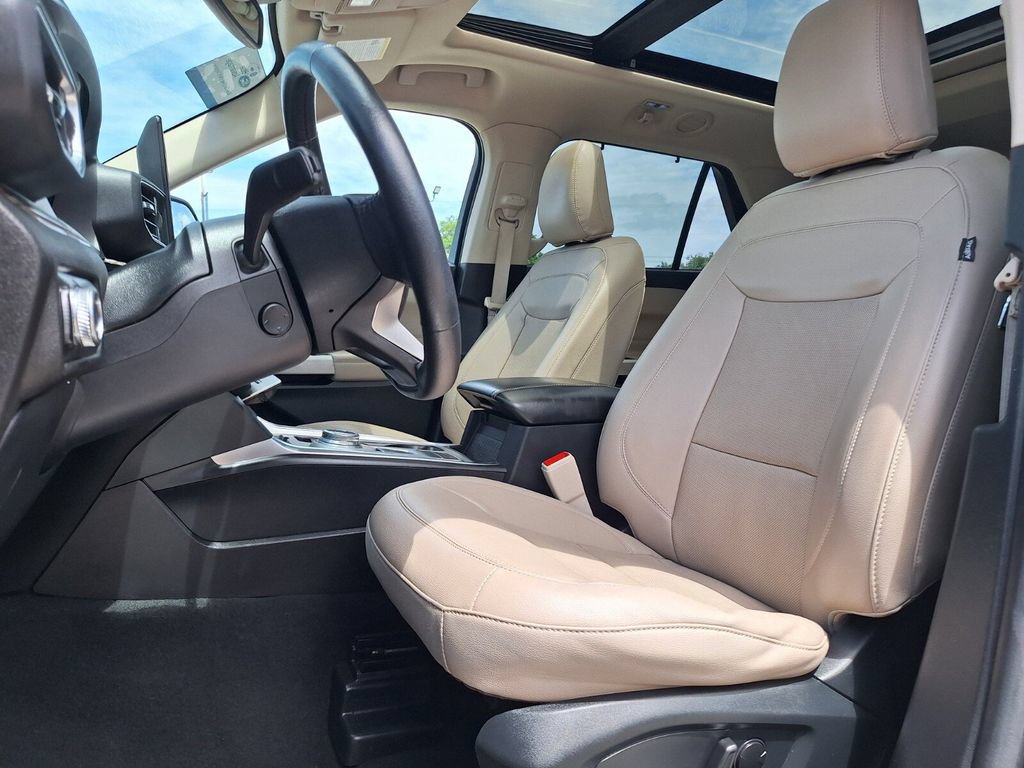 Certified 2023 Ford Explorer Limited w/ Limited Technology Package RWD image 26