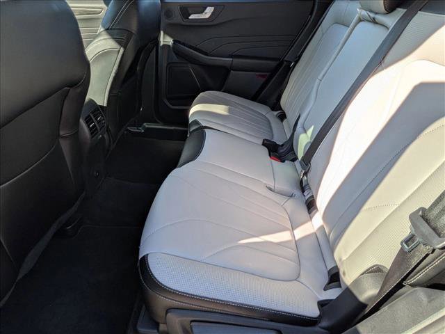 Certified 2025 Ford Escape SE w/ PHEV Premium Package FWD image 18
