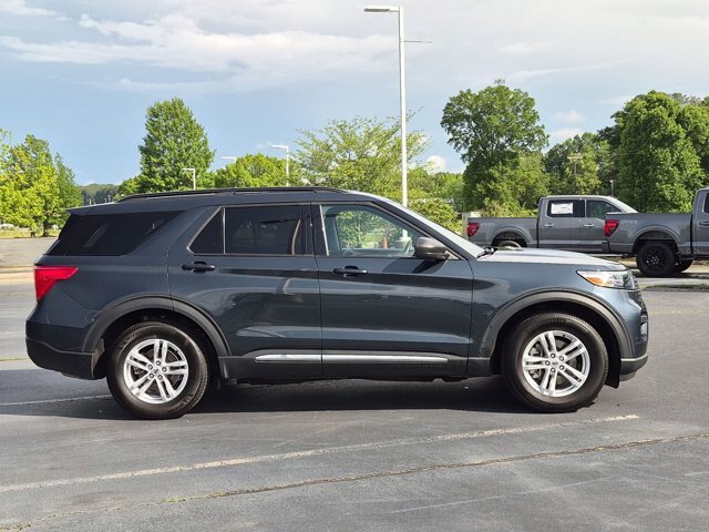 Certified 2023 Ford Explorer XLT RWD image 3