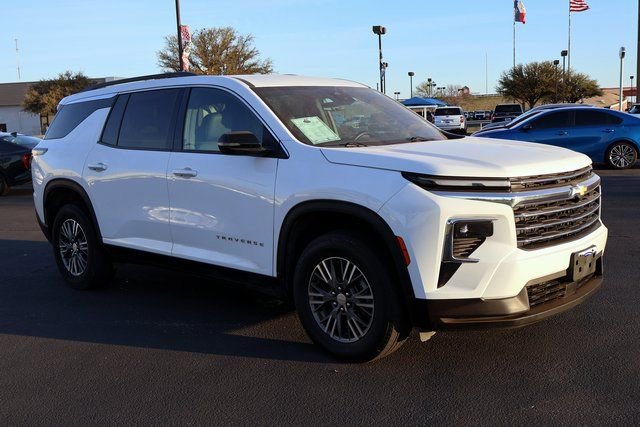 Used 2025 Chevrolet Traverse LT image 12