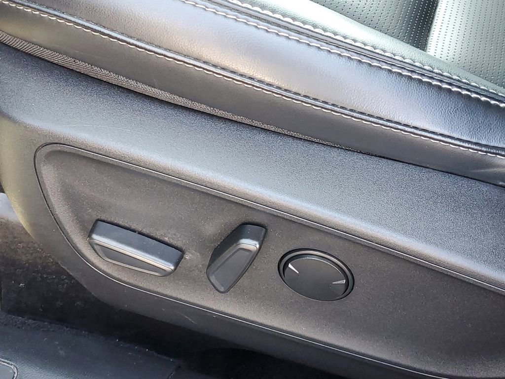 Certified 2025 Ford Escape Platinum image 10