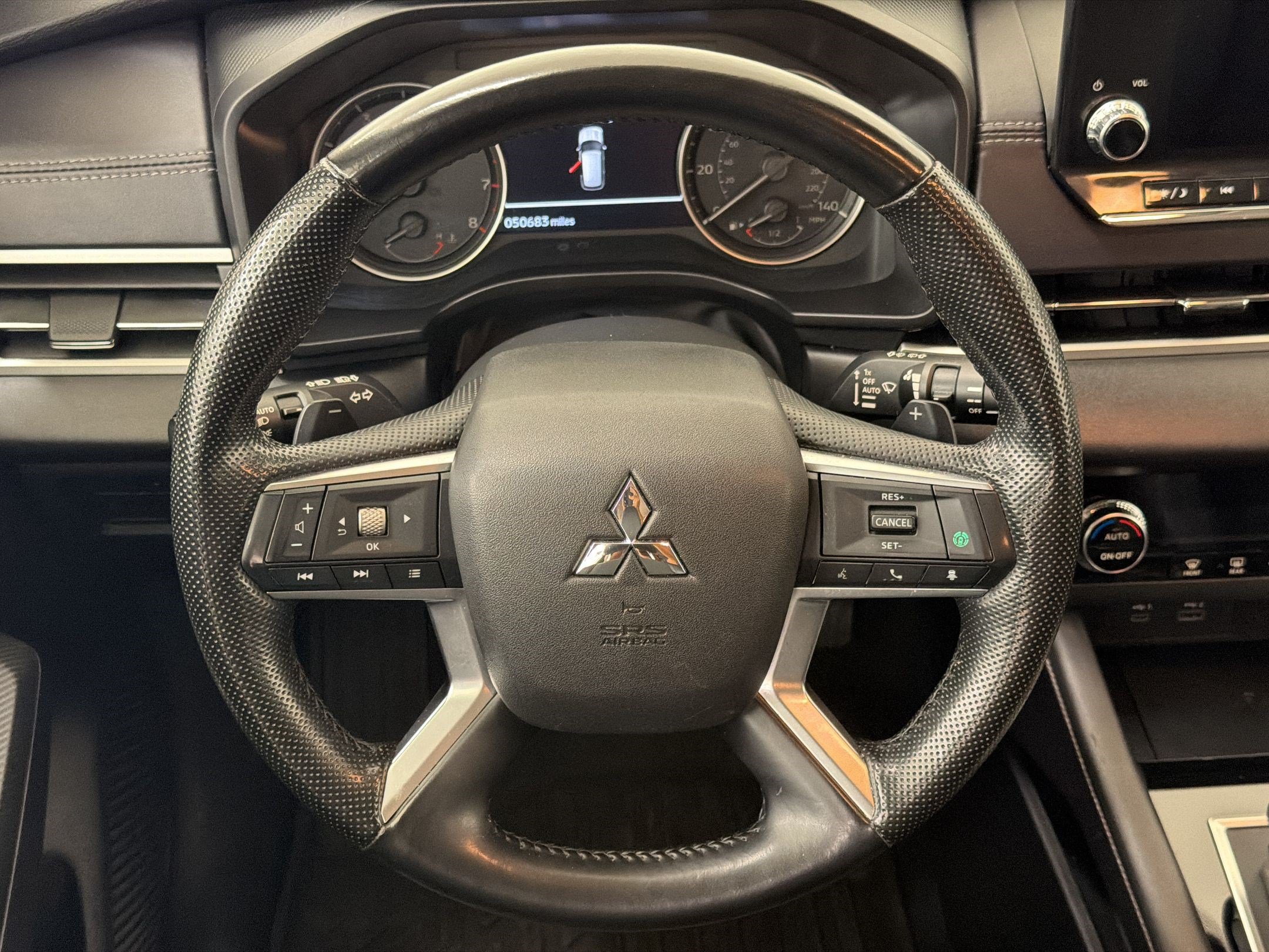 Used 2024 Mitsubishi Outlander SE FWD image 11