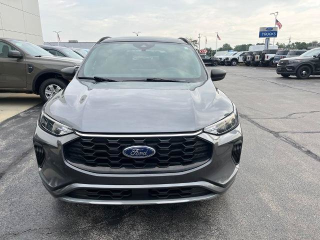 Certified 2023 Ford Escape ST-Line w/ Tech Pack #1 AWD/4WD image 2