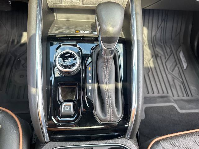 Used 2024 GMC Canyon AT4 w/ AT4 Premium Package AWD/4WD image 23