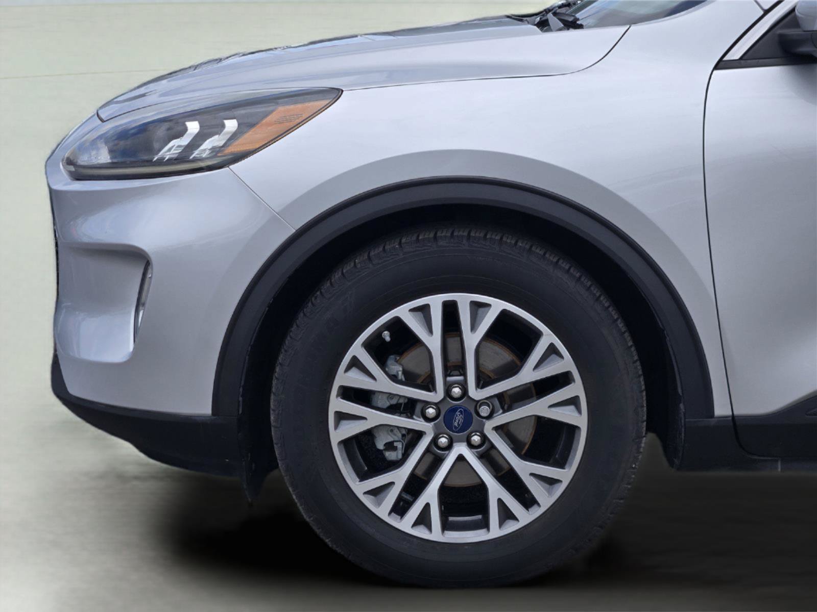Certified 2020 Ford Escape SEL FWD image 9