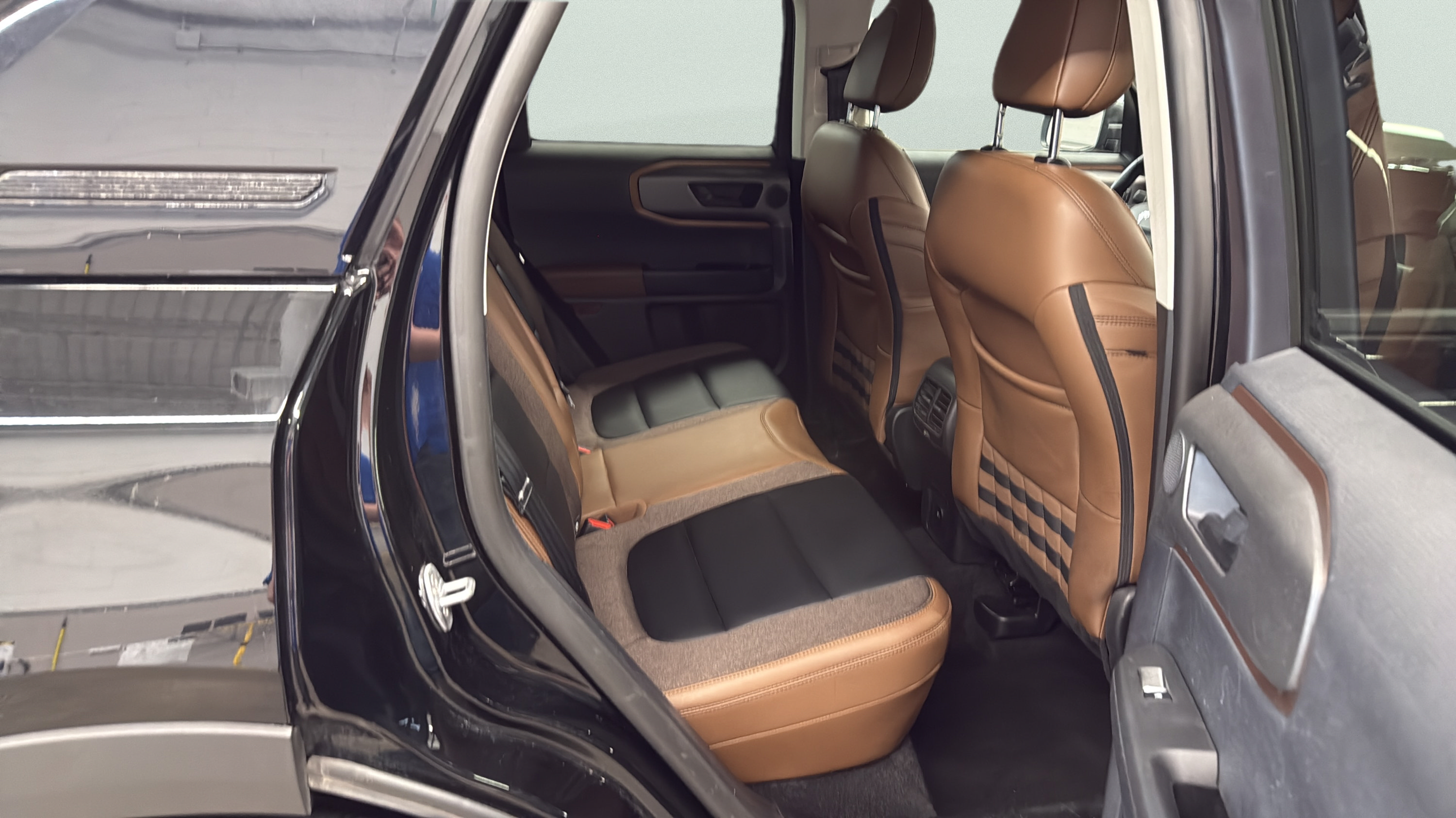 Certified 2025 Ford Bronco Sport Outer Banks w/ Outer Banks Tech Package+ AWD/4WD image 16