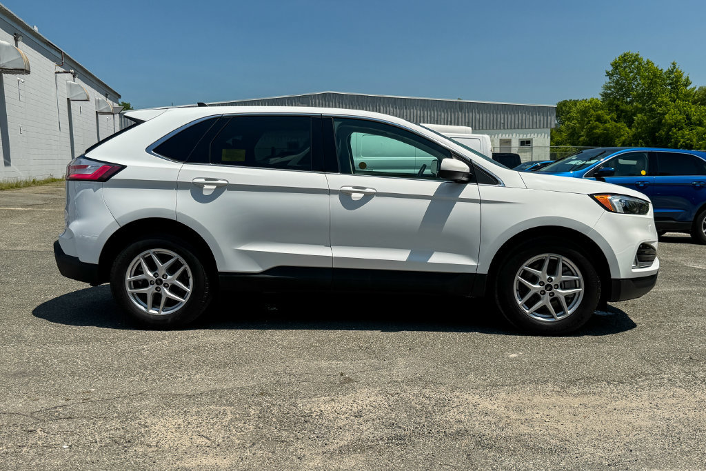 Certified 2023 Ford Edge SEL w/ Convenience Package AWD/4WD image 2