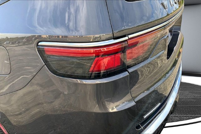 Used 2022 Jeep Wagoneer Series III w/ Premium Group I AWD/4WD image 23