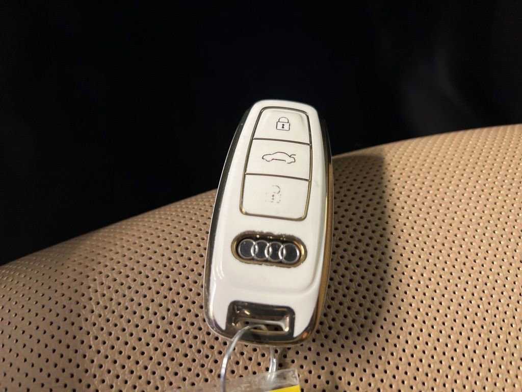 Used 2020 Audi Q7 3.0T Prestige image 44