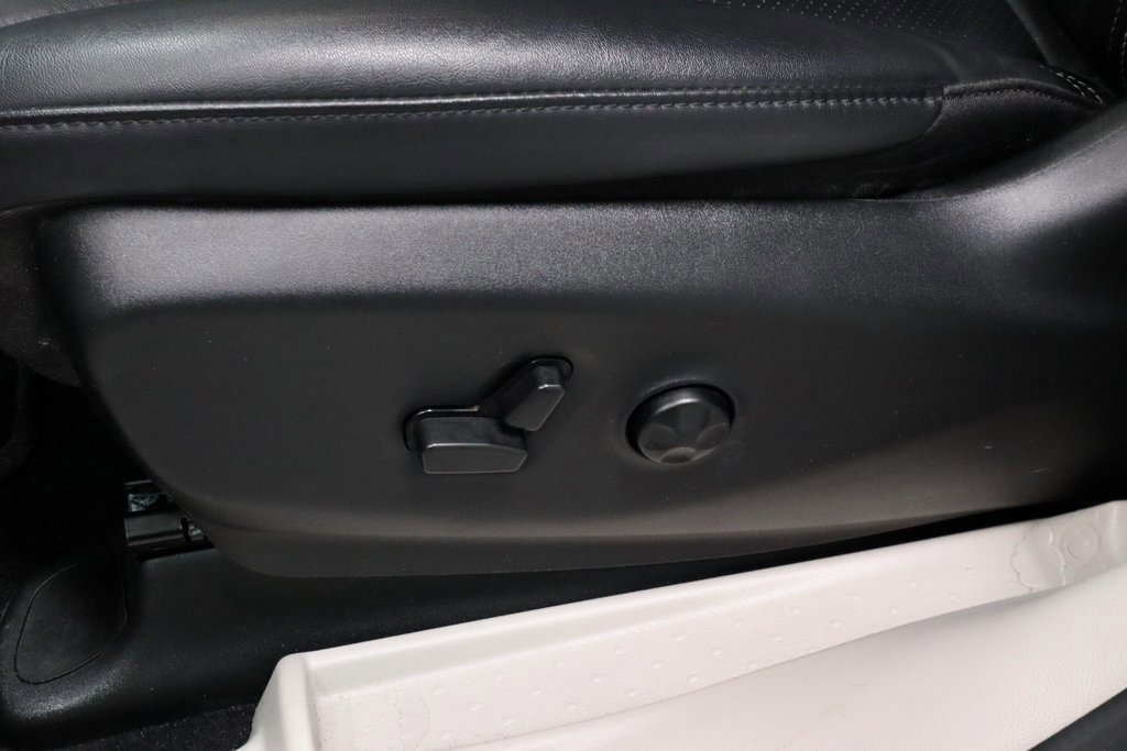 Used 2024 Chrysler Pacifica Touring-L image 24