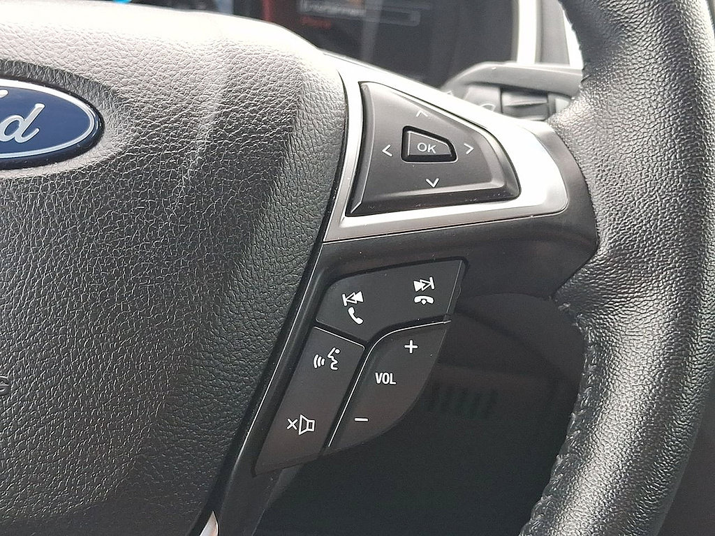 Certified 2020 Ford Edge SEL FWD image 18
