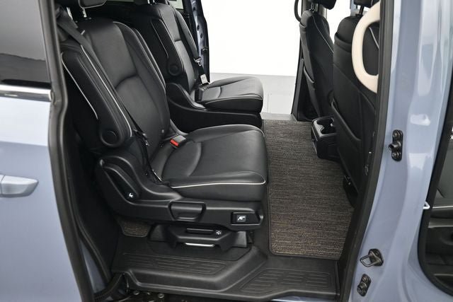 Used 2025 Honda Odyssey Elite image 14