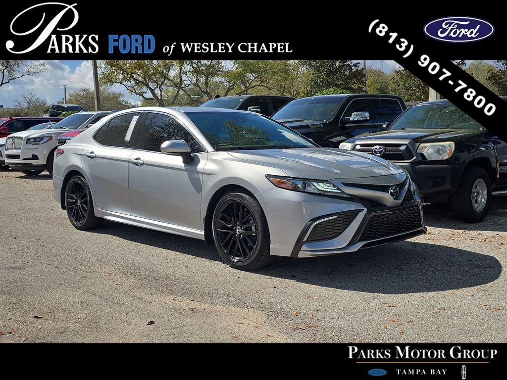 Used 2022 Toyota Camry XSE image 1
