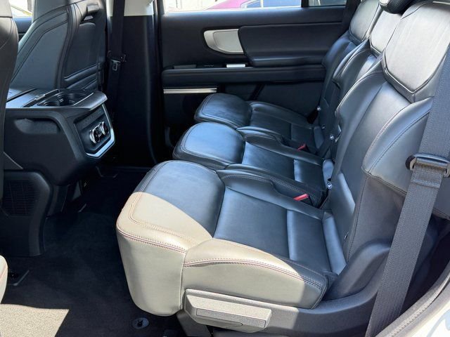 Certified 2025 Ford Expedition Active AWD/4WD image 24