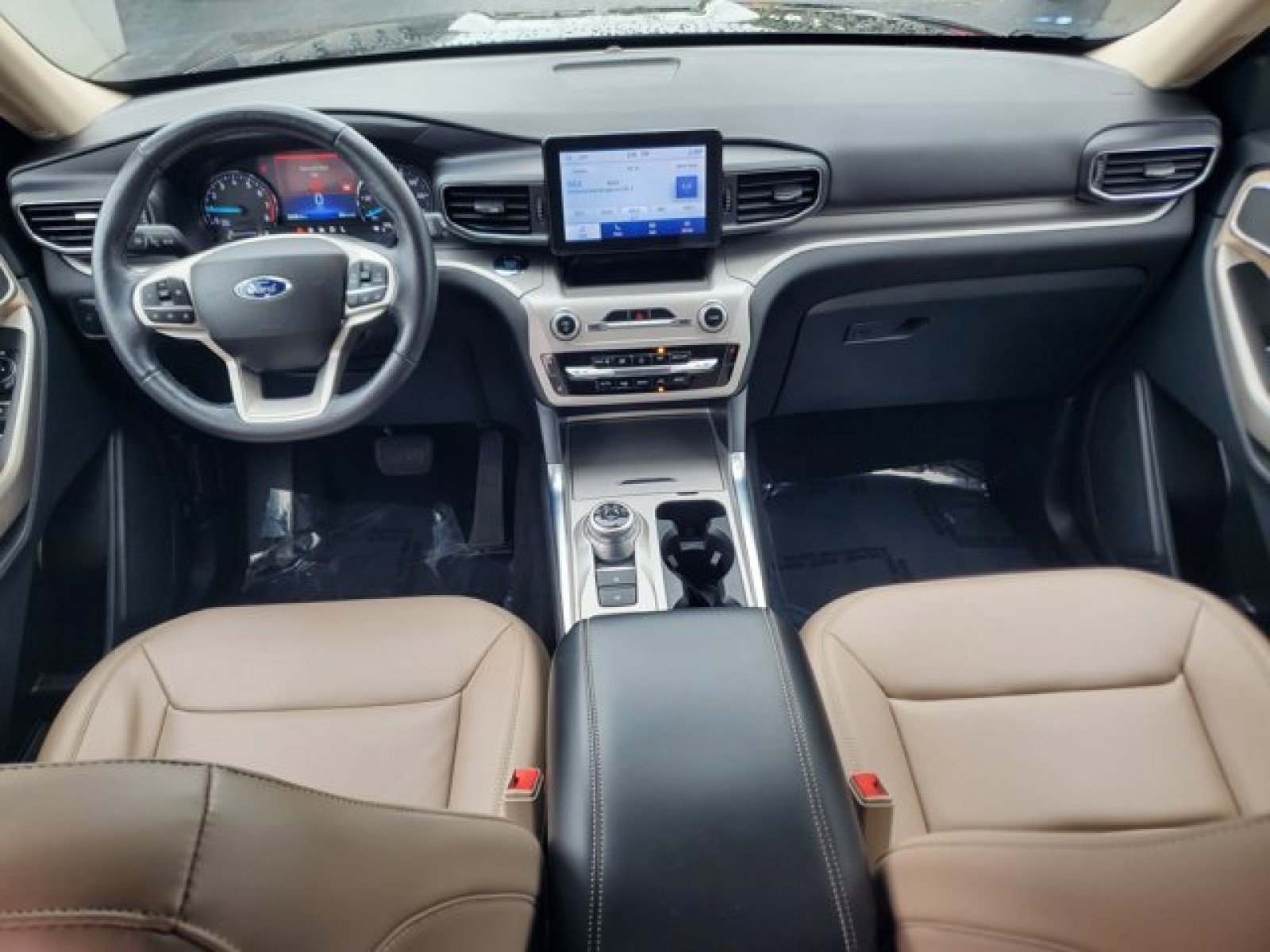 Certified 2022 Ford Explorer XLT w/ Equipment Group 202A image 26