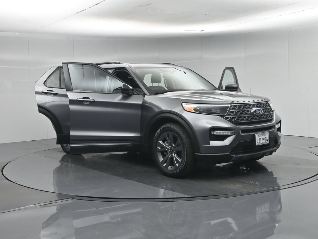 Certified 2023 Ford Explorer XLT w/ Equipment Group 202A RWD image 37