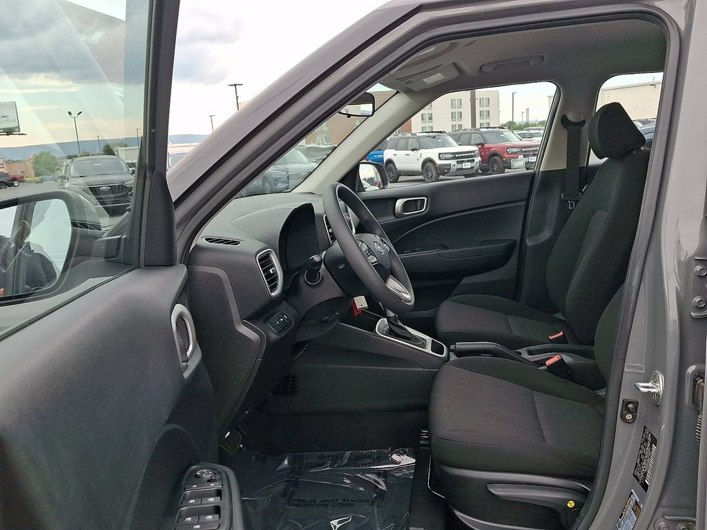 Used 2020 Hyundai Venue SE FWD image 13