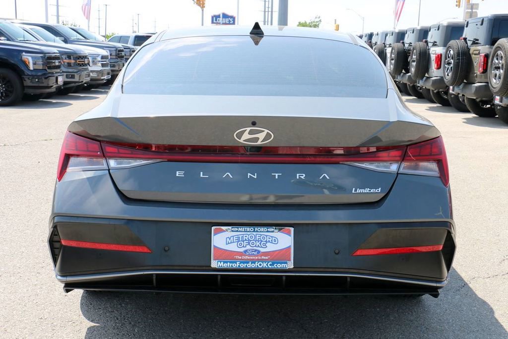 Used 2024 Hyundai Elantra Limited FWD image 6