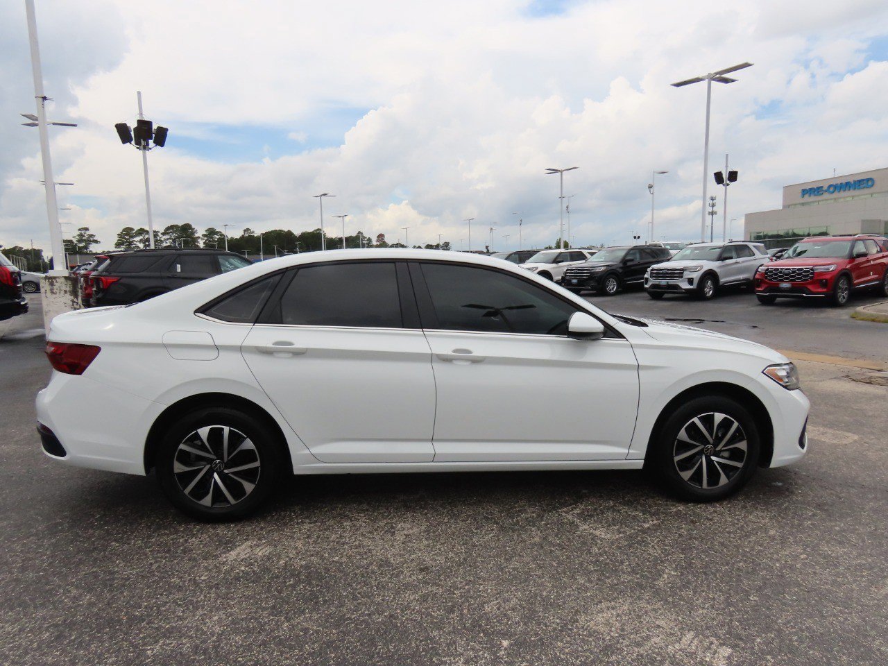 Used 2024 Volkswagen Jetta S image 6