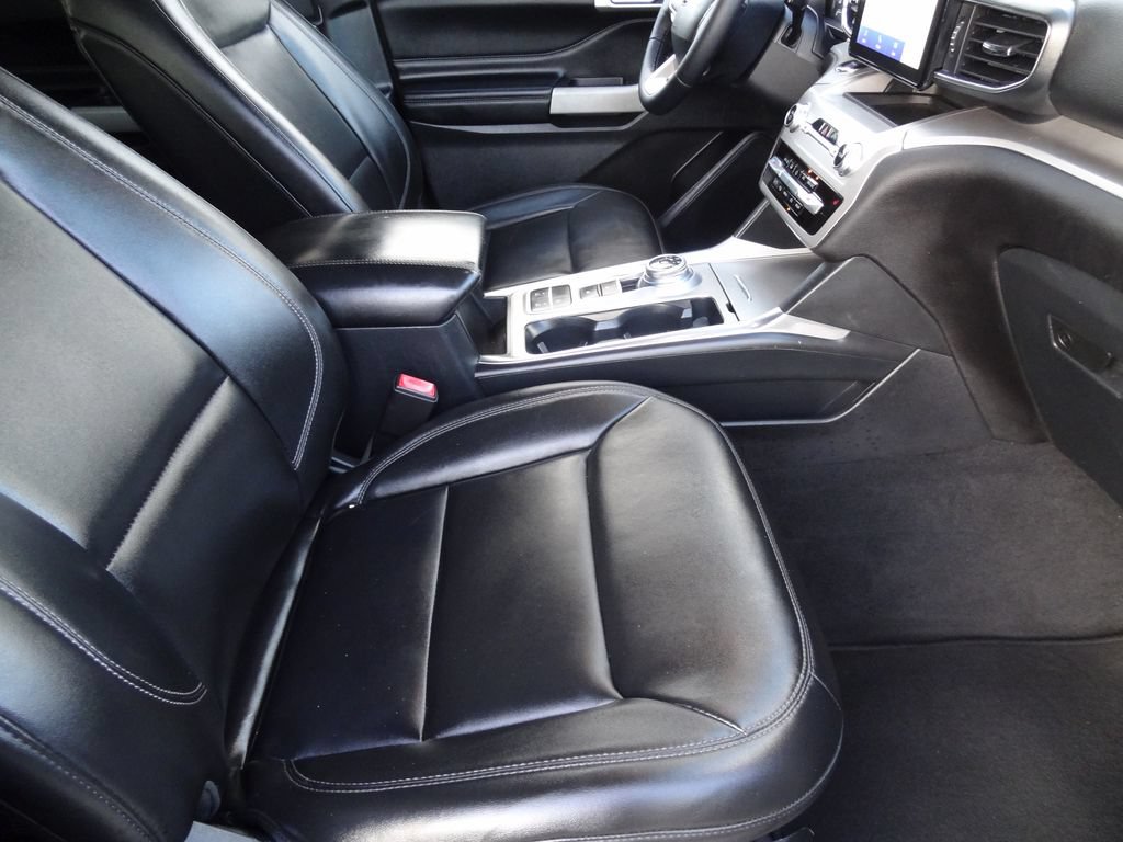 Certified 2022 Ford Explorer XLT w/ Equipment Group 202A RWD image 14