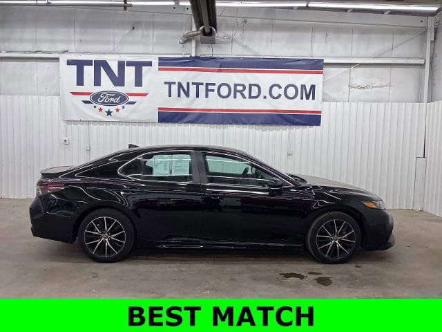 Used 2022 Toyota Camry SE image 3