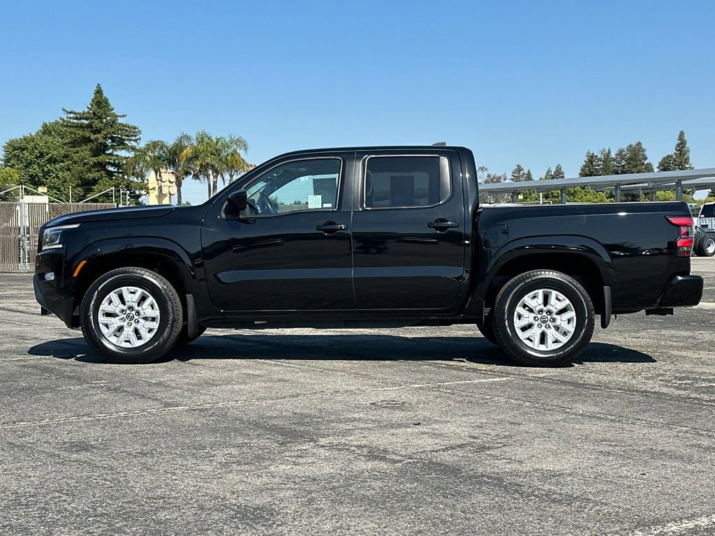 Used 2022 Nissan Frontier SV w/ SV Premium Package RWD image 6