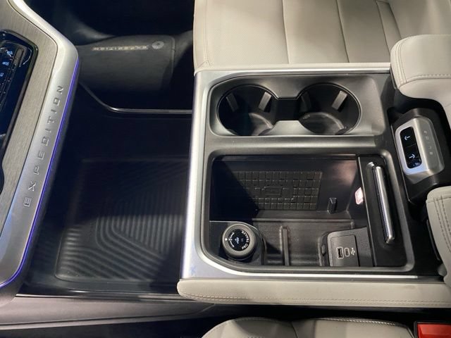 Certified 2025 Ford Expedition Max Platinum w/ Driver's Package AWD/4WD image 35