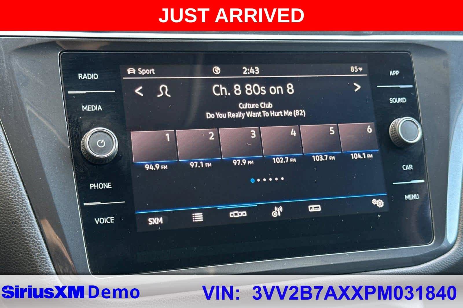 Used 2023 Volkswagen Tiguan SE AWD/4WD image 29