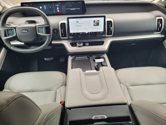 Certified 2025 Ford Expedition Active image 14