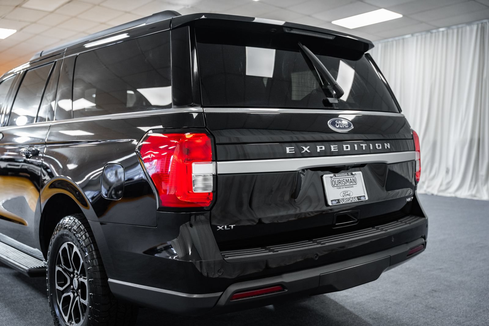 Certified 2022 Ford Expedition Max XLT w/ Livery Package AWD/4WD image 6