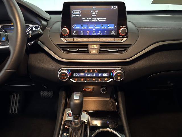 Used 2020 Nissan Altima 2.5 SV FWD image 25