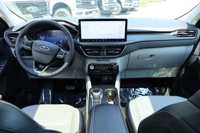 Certified 2024 Ford Escape Platinum AWD/4WD image 16