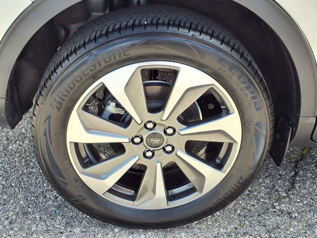 Certified 2024 Ford Escape Platinum AWD/4WD image 29
