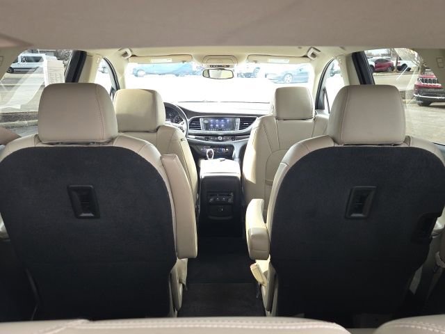 Used 2020 Buick Enclave Essence image 8