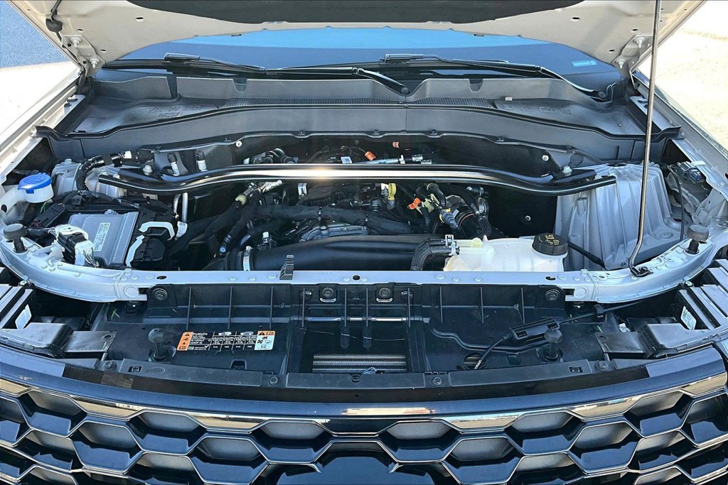 Certified 2025 Ford Explorer ST-Line w/ Premium Package AWD/4WD image 33