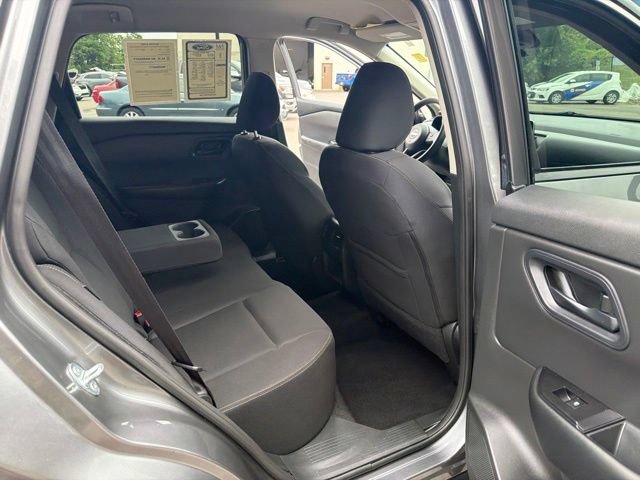 Used 2024 Nissan Rogue S FWD image 27