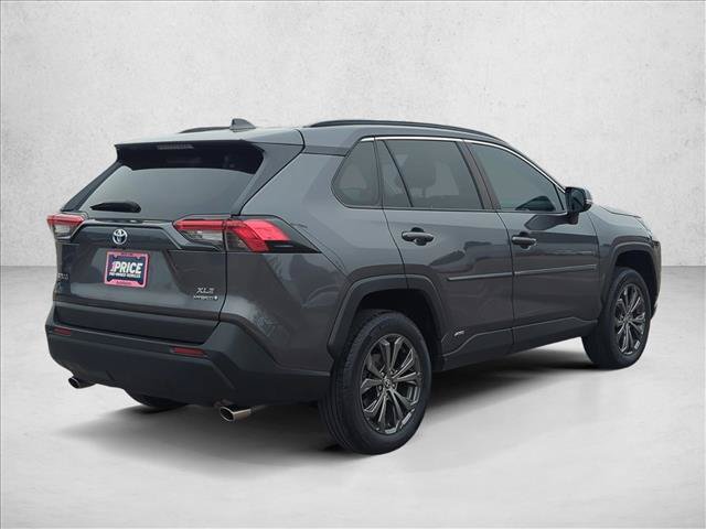 Used 2022 Toyota RAV4 XLE Premium AWD/4WD image 5