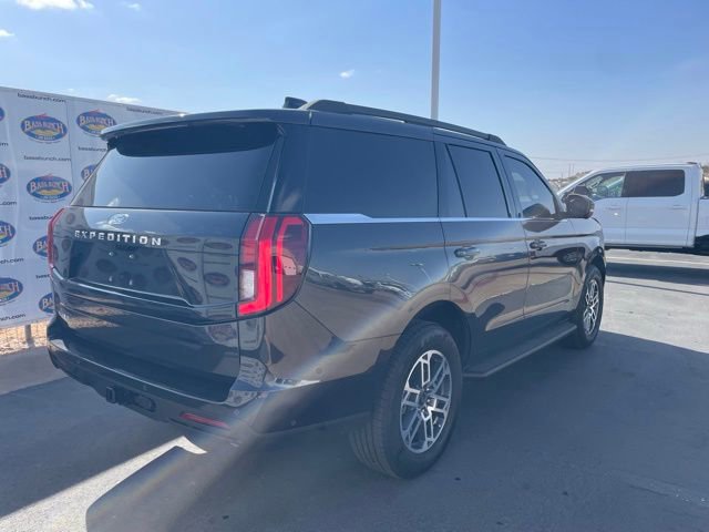 Certified 2025 Ford Expedition Active image 3
