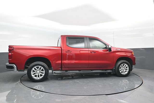 Used 2023 Chevrolet Silverado 1500 LT AWD/4WD image 3
