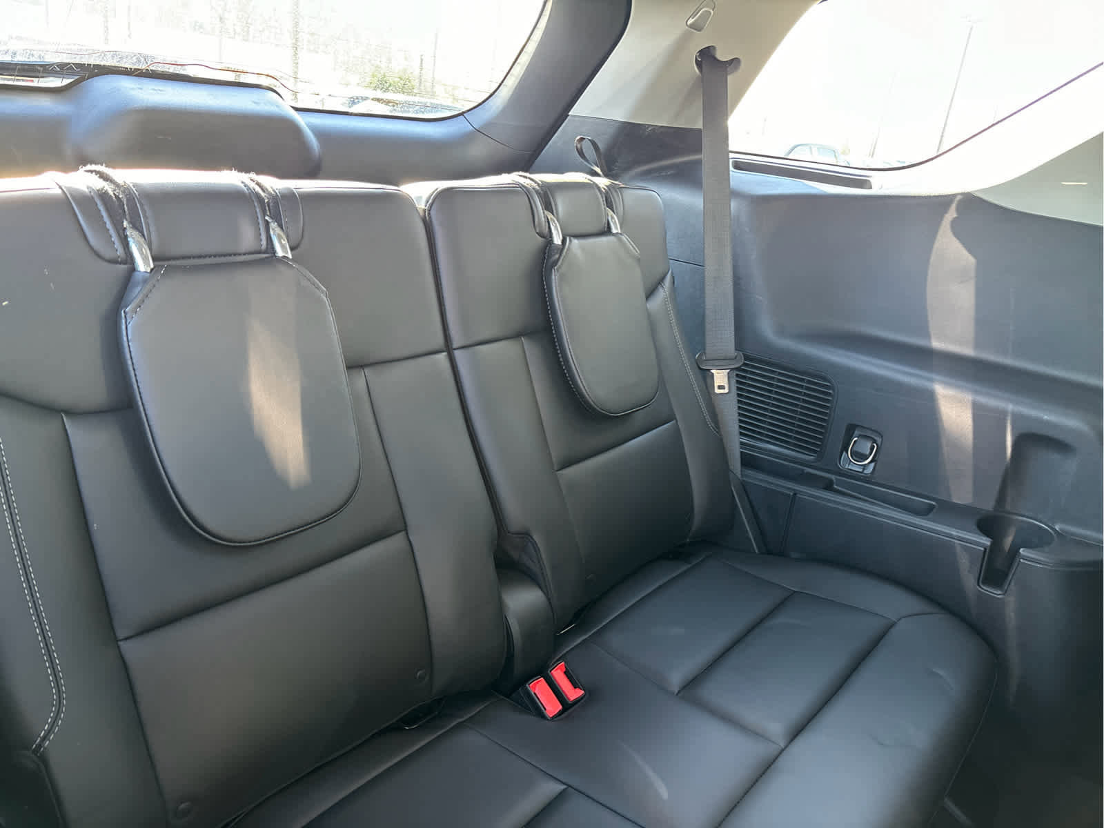 Certified 2022 Ford Explorer XLT w/ Equipment Group 202A image 38