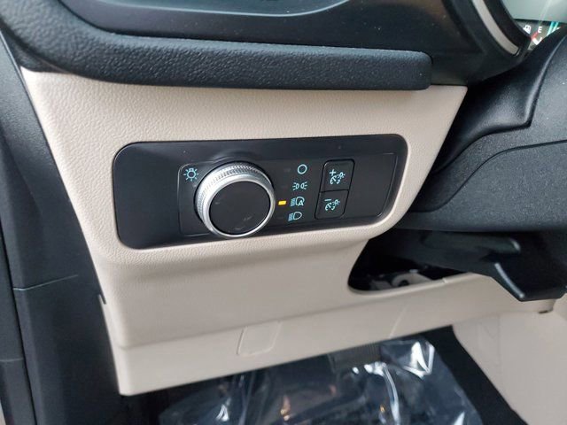 Certified 2020 Ford Escape SE image 18