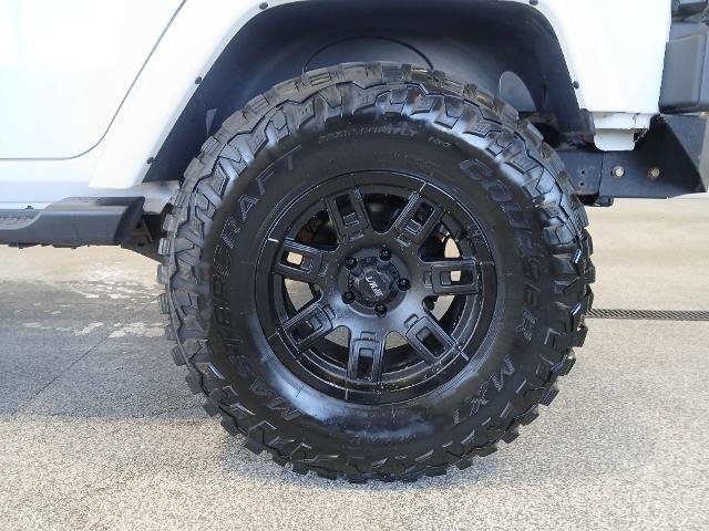 Used 2017 Jeep Wrangler Unlimited Sahara image 9