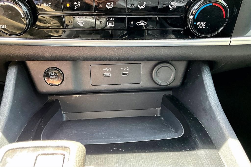 Used 2024 Nissan Rogue S AWD/4WD image 31